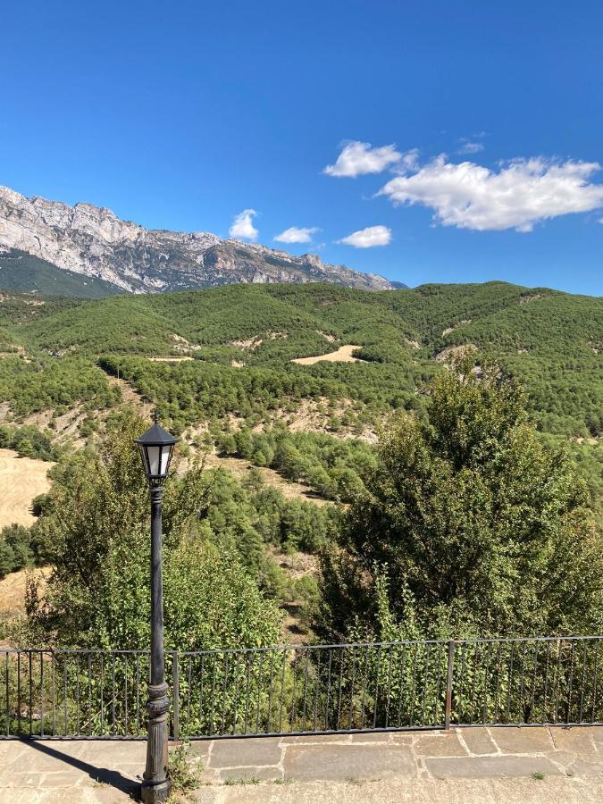 Vistas A La Montana En Un Pueblo Con Encanto. El Pueyo de Araguás Kültér fotó