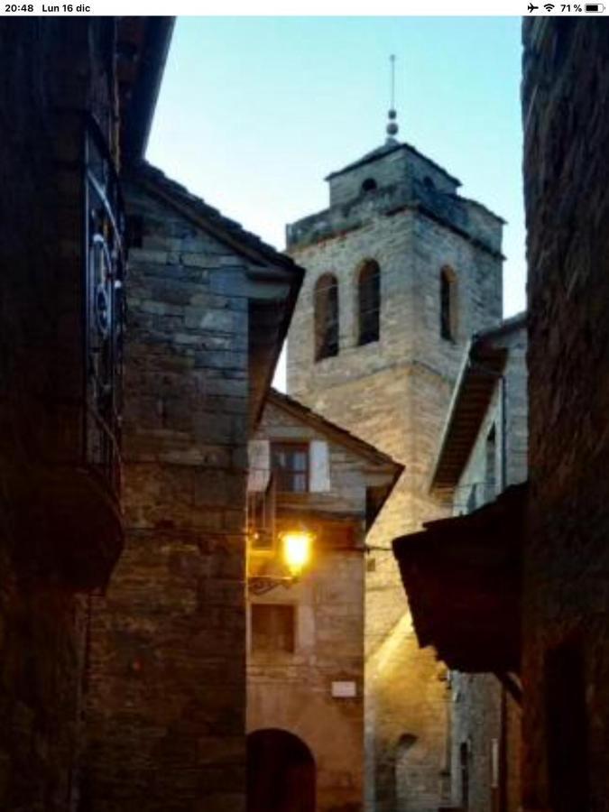 Vistas A La Montana En Un Pueblo Con Encanto. El Pueyo de Araguás Kültér fotó
